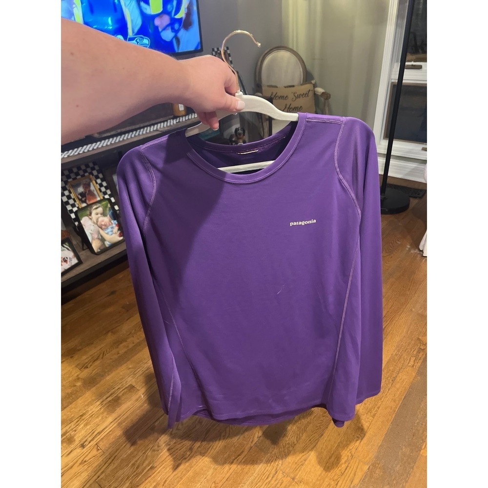 Patagonia mens XL Long-Sleeved purple shirt